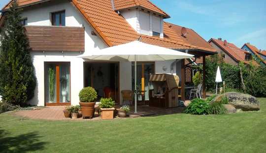 Bild von Exklusives Einfamilienhaus mit idyllischem Garten.