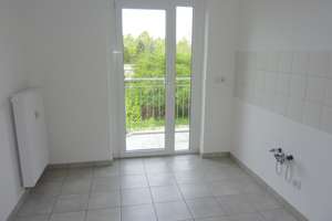 Hier fühlen sich alle wohl! - Tolle 3-Raum mit Balkon und schickem Laminat – Lutherstr. 24, 9126 Lutherviertel, Chemnitz – Vorschaubild 3
