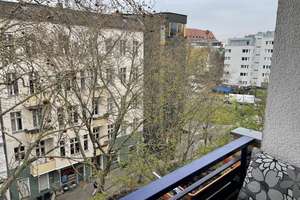 TOP LAGE ; TOP ETAGE ! GANZ OBEN WELSERSTR ! We speak English / French