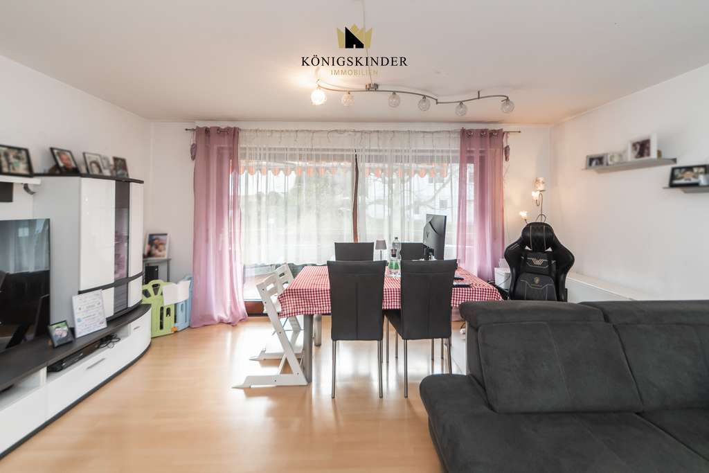 Immobilie in Dettingen an der Erms - Helle 3,5-Zimmer-Wohnung mit Balkon, Garage und nur 4 Parteien – ruhige Lage in Dettingen - Bild 1