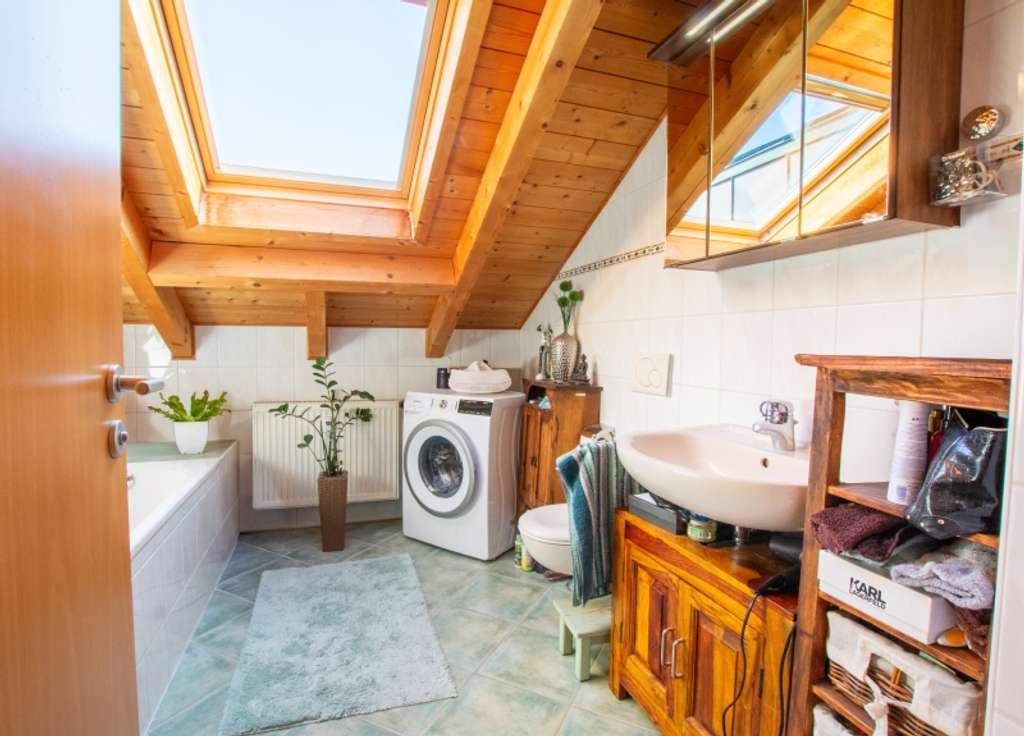 Immobilie in Bad Aibling - Wohnjuwel in ruhiger Lage von Bad Aibling mit Dachterrasse und Einzelgarage - Bild 3