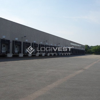 Schnell sein: Logistikhalle mit Freifläche und Rampen in Plauen!