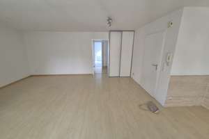 Super ruhige Lage mit Dachterrasse und EBK (TG zusätzlich) zum TOP Preis – Die vollständige Adresse der Immobilie erhältst du vom Anbieter., 76149 Neureut, Karlsruhe – Vorschaubild 3