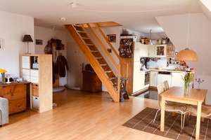 Exklusive, gepflegte 2,5 Zimmer-Maisonette-Wohnung mit Südbalkon und EBK in der Rostocker Altstadt – Die vollständige Adresse der Immobilie erhältst du vom Anbieter., 18055 Stadtmitte, Rostock – Vorschaubild 2