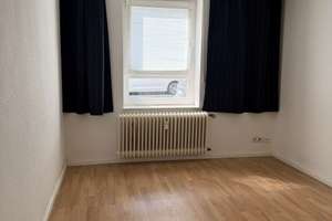 Erdgeschoss-Wohnung mit Singleküche zu vermieten!