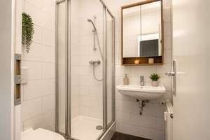 Möbliertes 1-Zimmer-Apartment | All IN-Pauschalmiete – Leopoldstraße 206, 80804 Neufreimann, München – Vorschaubild 5