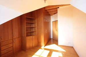 Große Villenhälfte mit Einliegerwohnung + MIT ALPENBLICK + 6 Zimmern + Hobbyraum + großem Garten – Die vollständige Adresse der Immobilie erhältst du vom Anbieter., 80999 Untermenzing, München – Vorschaubild 32