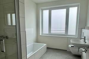Leben am Wasser in extravaganter Lage - super helle Wohnung mit Dachterrasse – Julienne-Trouet-Platz 13, 30453 Limmer, Hannover – Vorschaubild 5