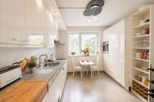 Lichtdurchflutete Erdgeschosswohnung mit großer Terrasse in begehrter Wohnlage – Die vollständige Adresse der Immobilie erhältst du vom Anbieter., 34131 Bad Wilhelmshöhe, Kassel – Vorschaubild 5