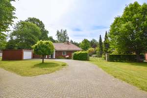 Traumgrundstück mit edlem Bungalow in Braunschweig! – Die vollständige Adresse der Immobilie erhältst du vom Anbieter., 38122 Broitzem, Braunschweig – Vorschaubild 2
