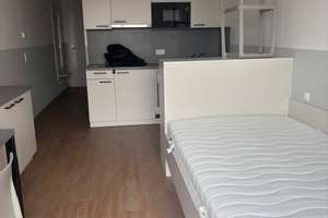 Teilmöbliertes 1 Zimmer Apartment direkt S-Bhf. Rummelsburg ! 5.OG, 30 qm, inkl. Strom + Internet ! – Hauptstr 81, 10317 Rummelsburg, Berlin – Vorschaubild 3