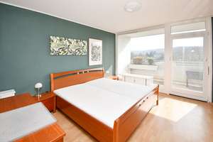 RESERVIERT! Helle 2-Zimmer-Wohnung mit großem Balkon auf Erbpachtgrundstück!