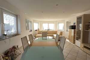 Wohnen wie im Einfamilienhaus - mit 2  Terrassen, Weitblick  und 2 hochwertigen Garagen – Breisgau-Hochschwarzwald (Kreis) – Vorschaubild 9