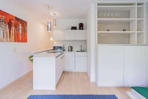 ALL-INKLUSIVE MIETE: Helles Studio mit Balkon im Herzen von Kreuzberg – Mariannenplatz 21, 10997 Kreuzberg, Berlin – Vorschaubild 5