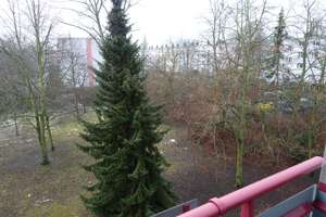 Sanierte 2-Zimmer-Wohnung mit Balkon im 2. OG in Berlin Plänterwald