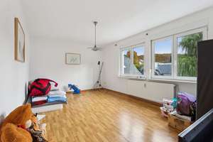 Tradition trifft Wohnkomfort – Ihr neues Zuhause in Siegen-Oberschelden – Die vollständige Adresse der Immobilie erhältst du vom Anbieter., 57080 Oberschelden, Siegen – Vorschaubild 9