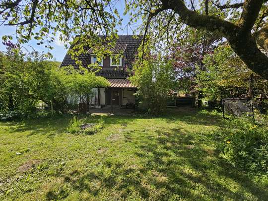 Gemütliches Einfamilienhaus in sonniger Lage mit großer Terrasse, XL-Garage und schönem Fernblick