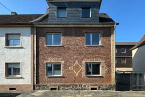 Zweifamilienhaus mit viel Ausbaupotenzial – Die vollständige Adresse der Immobilie erhältst du vom Anbieter., 63456 Klein-Auheim, Hanau – Vorschaubild 3