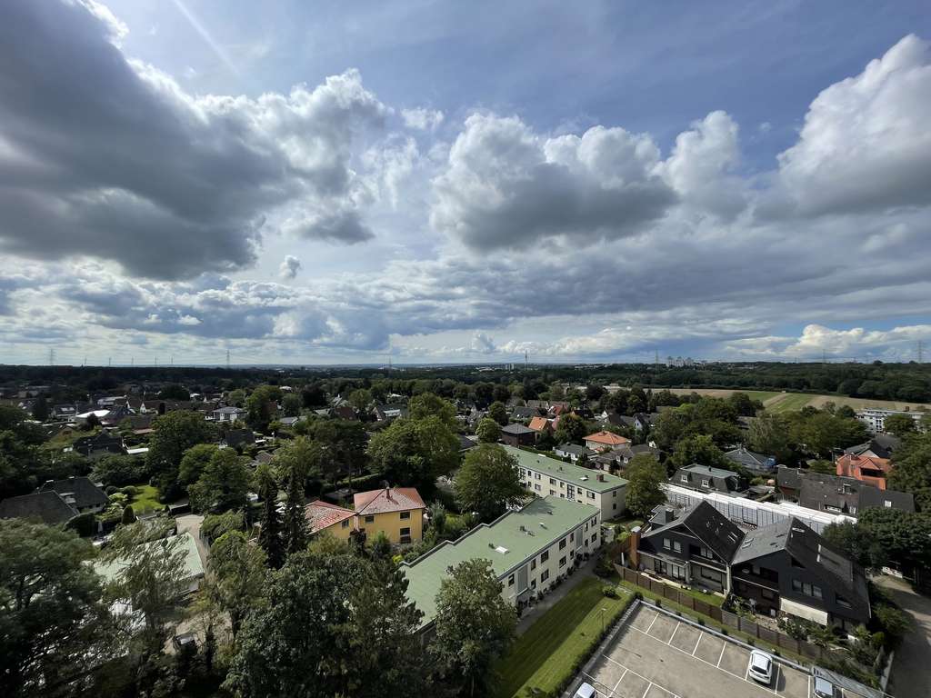 Immobilie in Reinbek - Modernisierte 3-Zi.-ETW mit Balkon, Fahrstuhl und herrlichem Weitblick - Bild 1