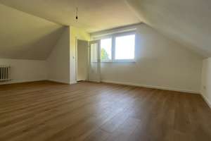 ERSTBEZUG nach Sanierung am Stadtwald: 3Z.-Maisonette + gr. Wohnküche + gr. Loggia (15qm) – Engerstr. 71, 47800 Bockum, Krefeld – Vorschaubild 3