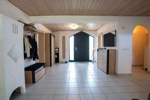 *** Komfortables Einfamilienhaus mit Wärmepumpe und PV-Anlage *** – Die vollständige Adresse der Immobilie erhältst du vom Anbieter., 94431 Pilsting – Vorschaubild 16