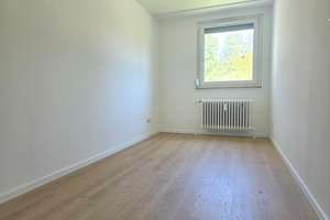 Leerstehende, energetisch sanierte 4 Zimmerwohnung – Die vollständige Adresse der Immobilie erhältst du vom Anbieter., 81737 Neuperlach, München – Vorschaubild 4