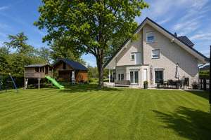 Modernes Traumhaus mit Einliegerwohnung, großem Garten & Blick ins Grüne in Bestlage von DO-Holzen – 44267 Holzen, Dortmund – Vorschaubild 2
