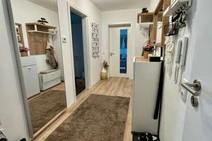 Große 2-Zimmer Wohnung mit Kamin, Einbauküche & Stellplätze - Augsburg Kriegshaber nahe Klinikum – Von-Willibald-Straße 12b, 86156 Kriegshaber, Augsburg – Vorschaubild 2