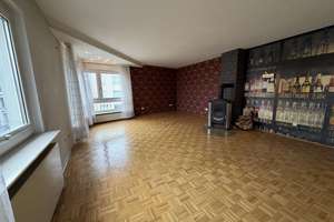 Schöne 4-Zimmer-Wohnung mit Einbauküche, Kamin und Parkett Nähe Düsseldorf-Arcaden