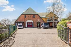 Großzügiges Mehrfamilienhaus mit Garten, Wintergarten und Garagen – Die vollständige Adresse der Immobilie erhältst du vom Anbieter., 24257 Hohenfelde – Vorschaubild 2