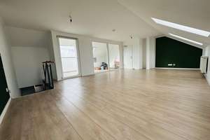 Helle Maisonette mit Dachterrasse