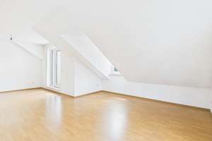 Charmante Dachgeschosswohnung mit Balkon & Loggia – Die vollständige Adresse der Immobilie erhältst du vom Anbieter., 86343 Königsbrunn – Vorschaubild 3