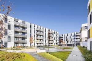 Sonnenhöfe - schöne Wohnung mit EBK und Balkon – Aldebaranstraße 13, 12529 Schönefeld – Vorschaubild 1