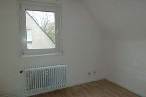 Charmante 2,5-Zimmer-Dachgeschosswohnung in attraktiver Lage von Gelsenkirchen-Buer – Mühlenstr 120, 45896 Hassel, Gelsenkirchen – Vorschaubild 8