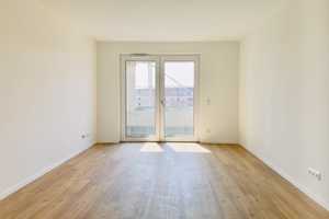 Hannover Kronsrode Neubau: Einbauküche, Süd-Loggia, Tageslicht-Bad, Fußbodenhzg, Lift, TG, Keller... – Christine-Hardt-Straße 23, 30539 Hannover – Vorschaubild 4