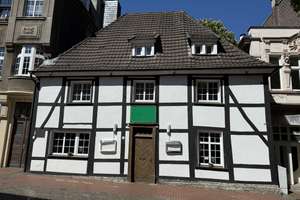 INVESTOREN AUFGEPASST: 3 HÄUSER MIT 5 WOHNUNGEN, 2 LADENLOKALEN, RESTAURANT UND GARTENGRUNDSTÜCK !!! – Die vollständige Adresse der Immobilie erhältst du vom Anbieter., 58119 Hohenlimburg (Ortsteil), Hagen – Vorschaubild 36