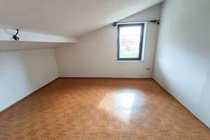 Familienhaus mit zwei Wohnbereichen, 892 m² Grundstück und Weitblick – 93444 Bad Kötzting – Vorschaubild 7