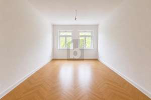BESONDERES WOHNGEFÜHL MIT VIEL LICHT UND CHARME – Die vollständige Adresse der Immobilie erhältst du vom Anbieter., 22303 Winterhude, Hamburg – Vorschaubild 5