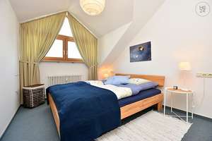 Charmante möblierte DG-Wohnung mit Internet und TG-Stellplatz in Stuttgart Birkach – Die vollständige Adresse der Immobilie erhältst du vom Anbieter., 70599 Birkach-Süd, Stuttgart – Vorschaubild 2