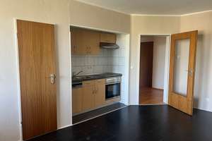 Ansprechende und gepflegte 3,5-Zimmer-Wohnung mit Balkon in Essen, Nähe Uniklinikum – Rembrandtstraße 37, 45147 Holsterhausen, Essen – Vorschaubild 2
