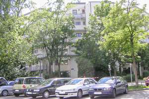 Neuperlach-Süd sehr ruhige 2 Zi-Wohnung mit Loggia für Selbsteinzug oder Kapitalanlage - frei