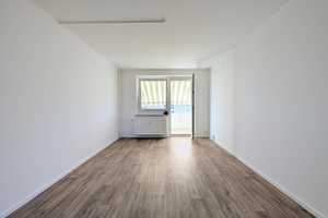 Sonnige 3-Raumwohnung inkl. Loggia mit Markise - auch WG-geeignet! – Carl-Bobach-Straße 14, 9120 Chemnitz – Vorschaubild 10