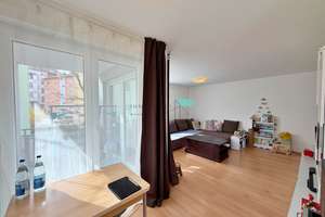 Gepflegte  Wohnung in gefragter Lage: 2,5 Zimmer mit sonnigem Balkon