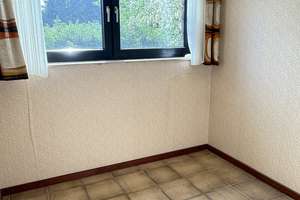 Freistehendes Einfamilienhaus mit Ausbaupotenzial im Dachgeschoss in ruhiger Lage von Krefeld – Die vollständige Adresse der Immobilie erhältst du vom Anbieter., 47802 Traar, Krefeld – Vorschaubild 14