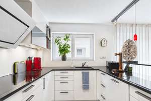 Einziehen & Wohlfühlen: Moderne 5-Zimmer-Wohnung mit Westbalkon und zwei Tiefgaragen-Stellplätzen – Die vollständige Adresse der Immobilie erhältst du vom Anbieter., 70771 Leinfelden-Echterdingen – Vorschaubild 9