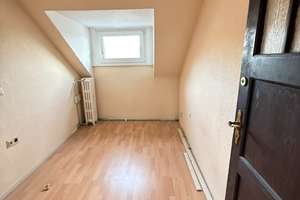 4-Zimmer-Dachgeschosswohnung mit Altbaucharme am Fuße des Kaiserbergs – Die vollständige Adresse der Immobilie erhältst du vom Anbieter., 47058 Duissern, Duisburg – Vorschaubild 7