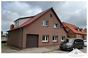 Wohnhaus mit Nebengelass im Herzen von Neukloster zu verkaufen – Kussiner Straße 1a, 23992 Neukloster – Vorschaubild 1