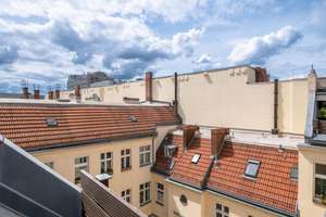 Dachgeschoss-Refugium mit West-Terrasse in imposantem Gründerzeitaltbau – Die vollständige Adresse der Immobilie erhältst du vom Anbieter., 10559 Moabit, Berlin – Vorschaubild 2