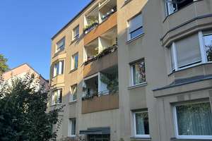 Dachgeschosseinheit mit Burgblick (Teileigentum) und Einzelgarage – Vestnertorgraben 15, 90408 Pirckheimerstraße, Nürnberg – Vorschaubild 1
