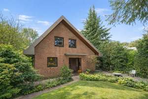 Vielversprechendes Einfamilienhaus auf sonnigem Grundstück